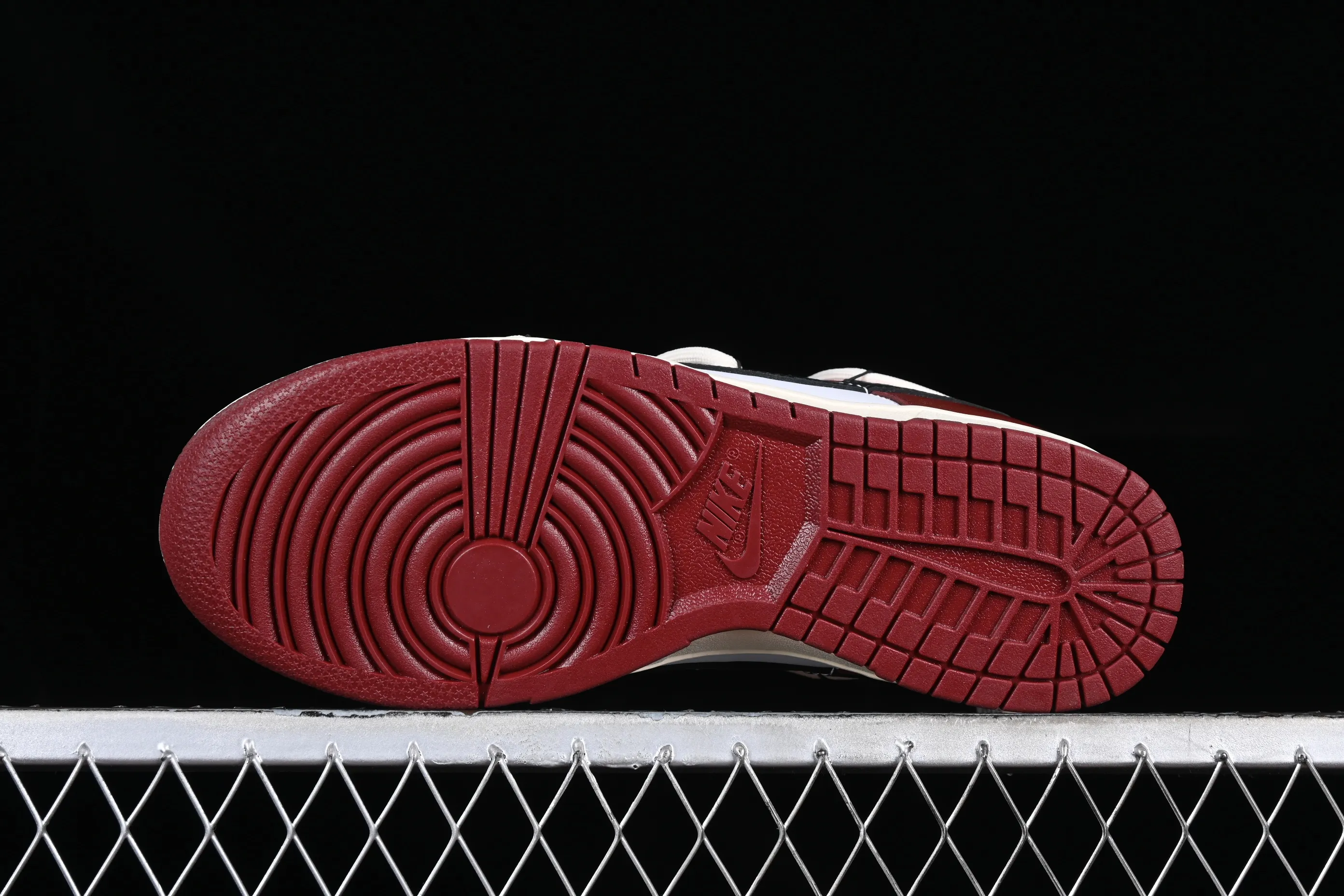 All Categories Nk SB Dunk Series Nk SB Dunk Low Low-top sneakers Nk Dunk Low PRM Red Wine Estate Old Retro Chicago Deconstruction SB Strap Low-top Casual Shoes FJ4555-100